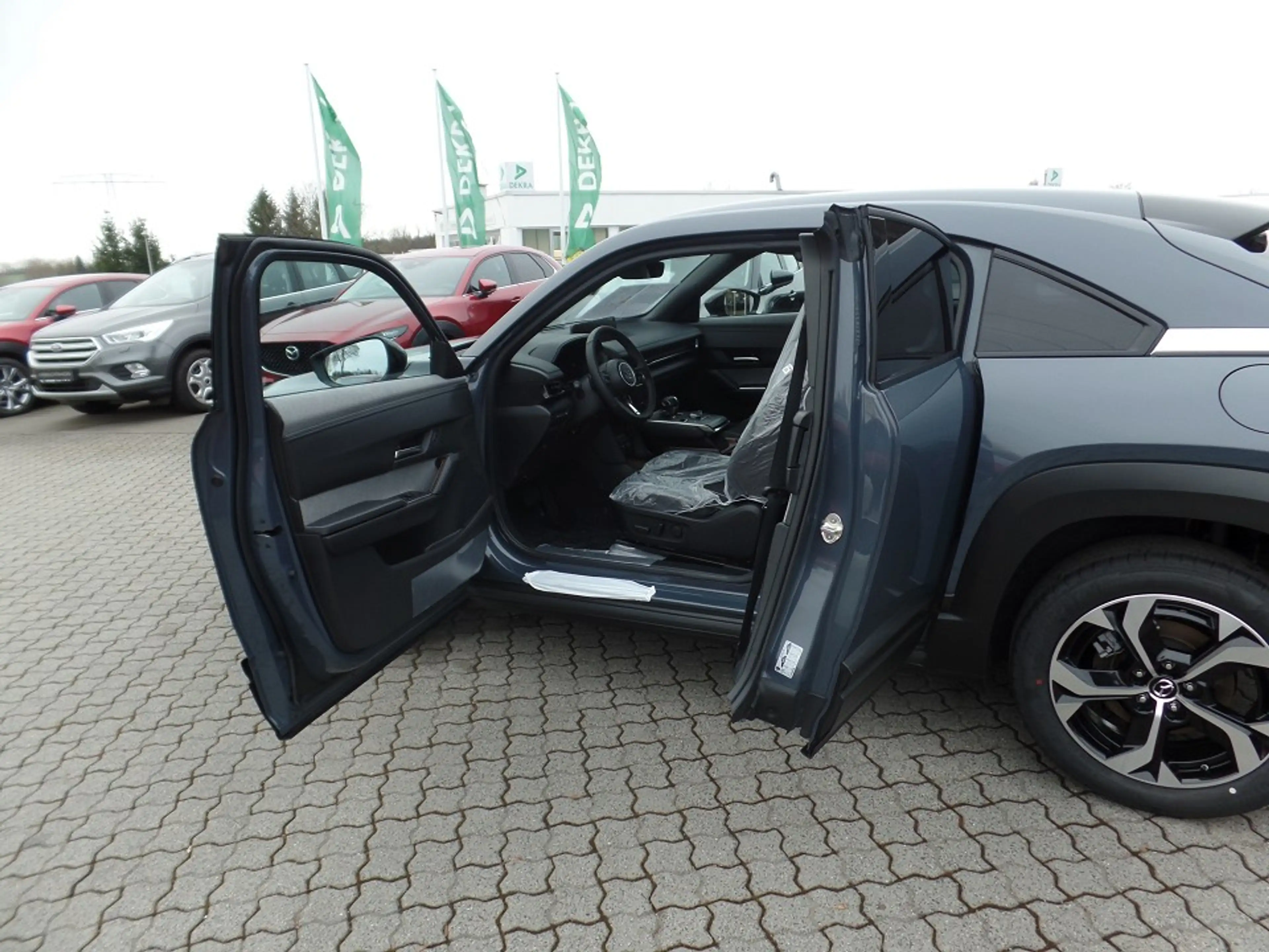 Mazda MX-30 e-SKYACTIV R-EV 170ps T AT Exclusive-Line — photo 9