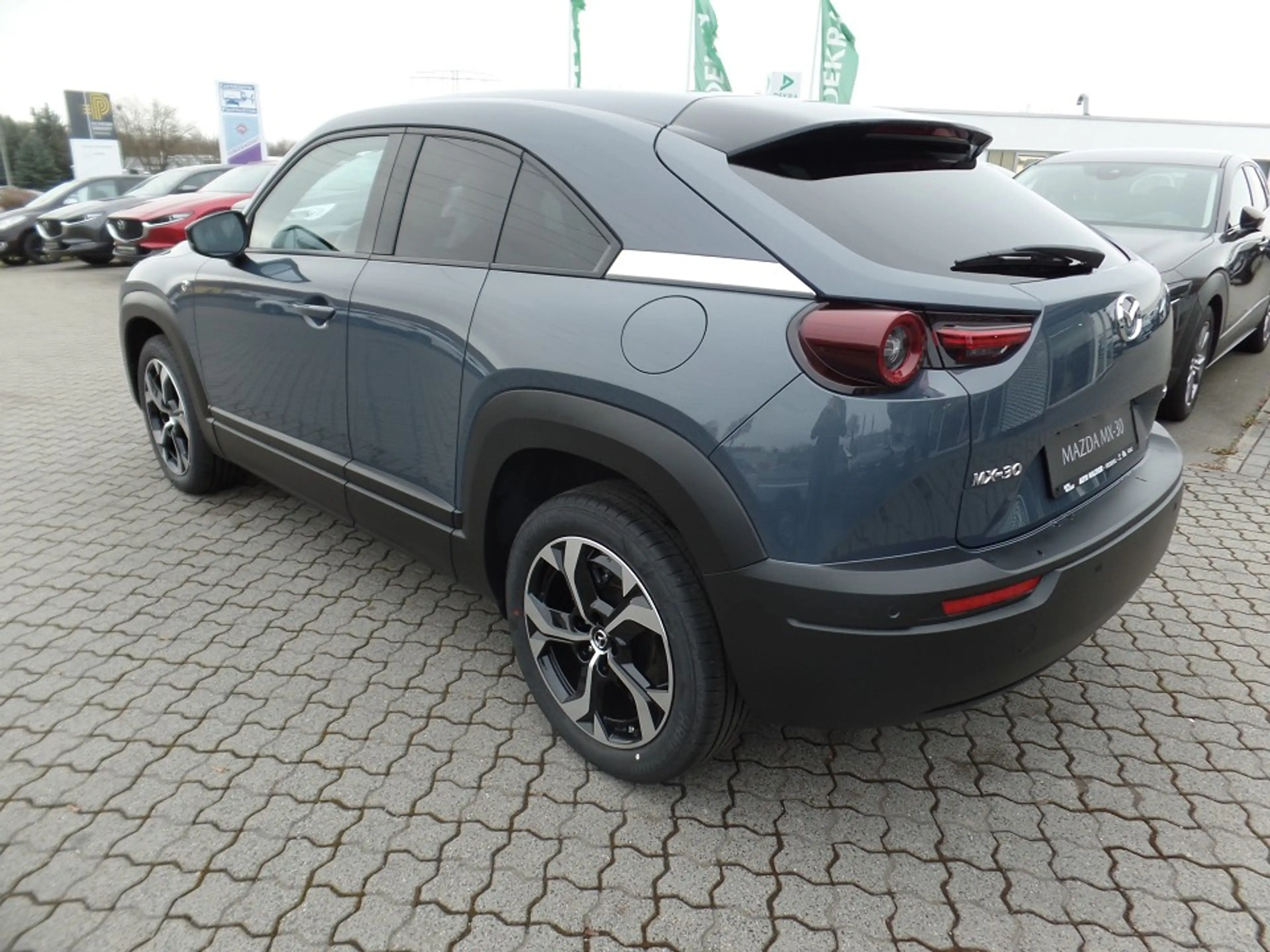 Mazda MX-30 e-SKYACTIV R-EV 170ps T AT Exclusive-Line — photo 8
