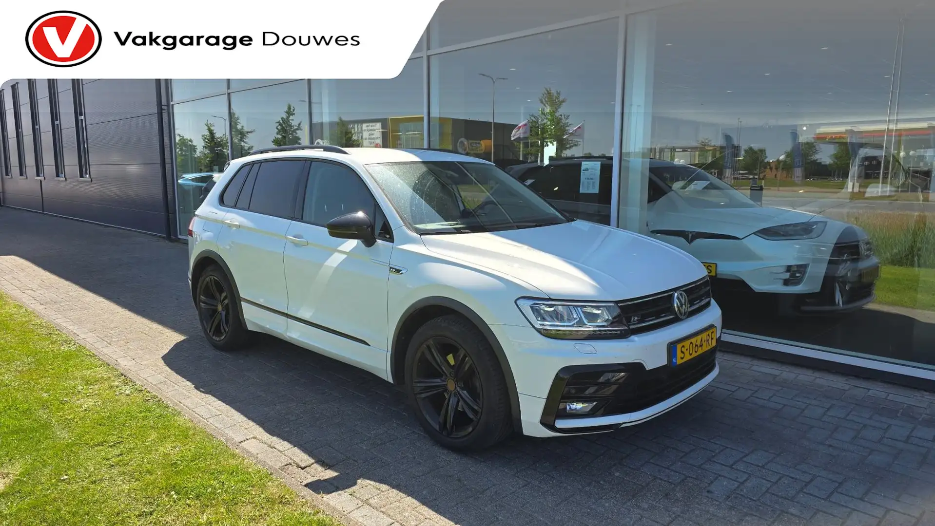 Volkswagen Tiguan 2.0 TDI R-Line | Automaat | ACC | Carplay | Stoelv Weiß - 1