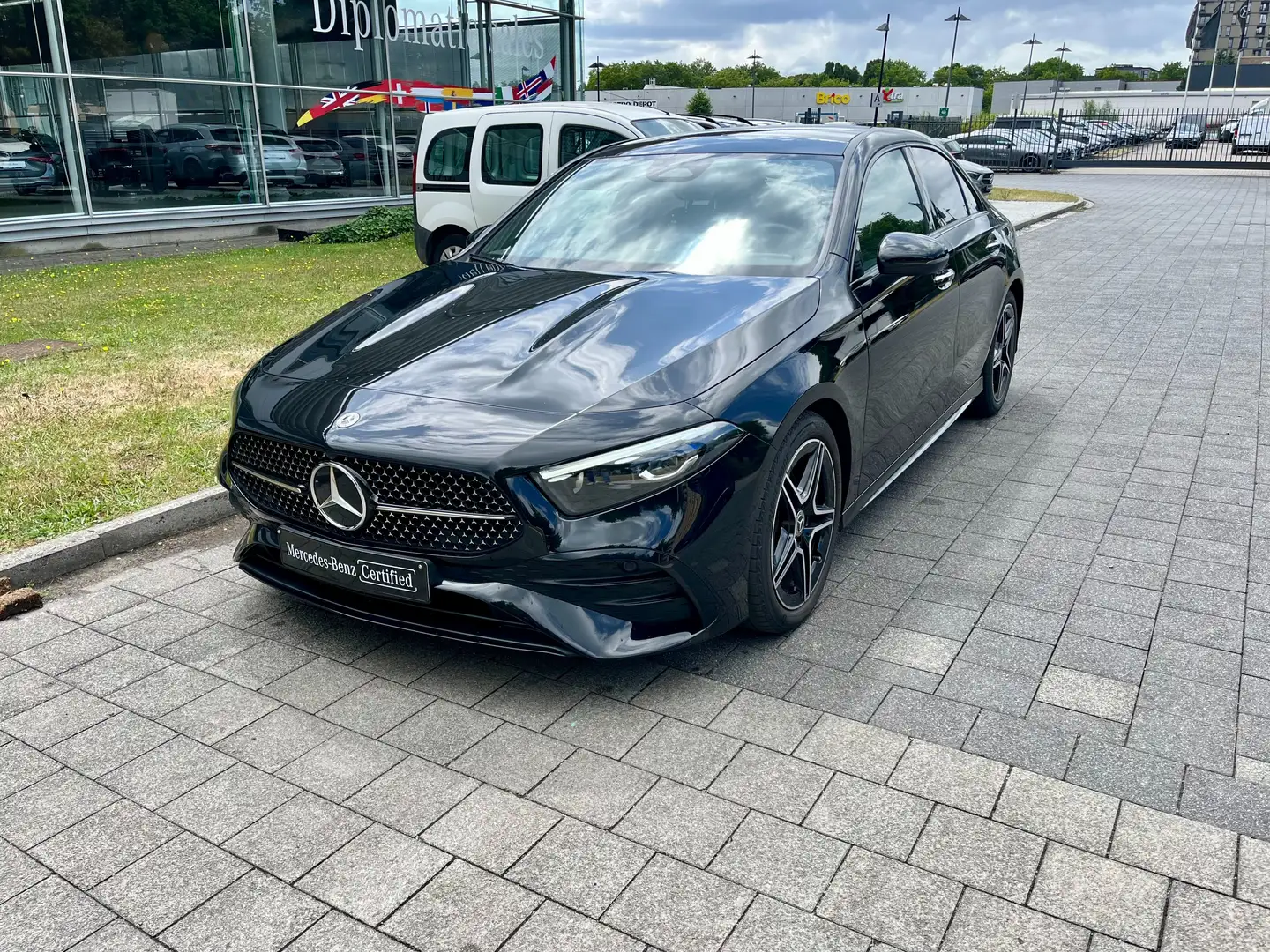 Mercedes-Benz A 180 A Sedan 180 AMG Line - 1