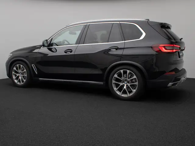 BMW X5 view 10