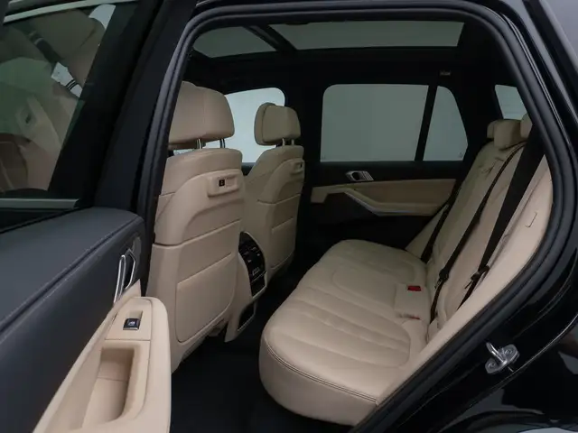 BMW X5 view 25