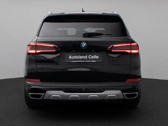 BMW X5 view 8