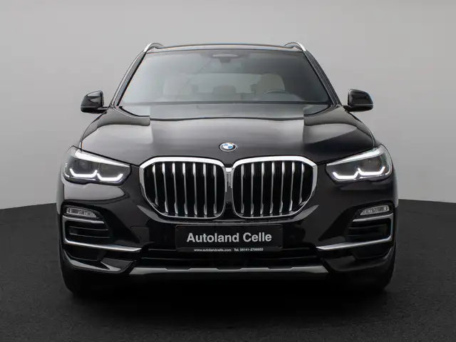 BMW X5 view 2
