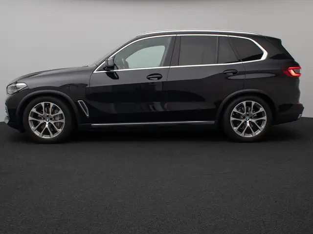 BMW X5 view 11