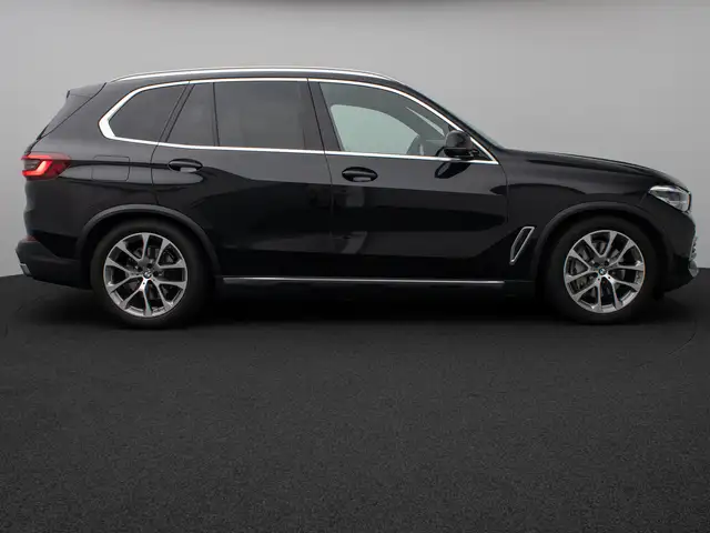 BMW X5 view 5