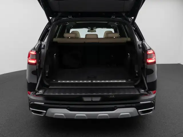 BMW X5 view 13
