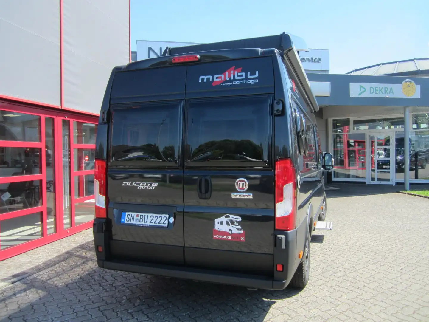 Malibu 640 LE K Coupe Aufstelldach/viel Sonderzubehör Schwarz - 2