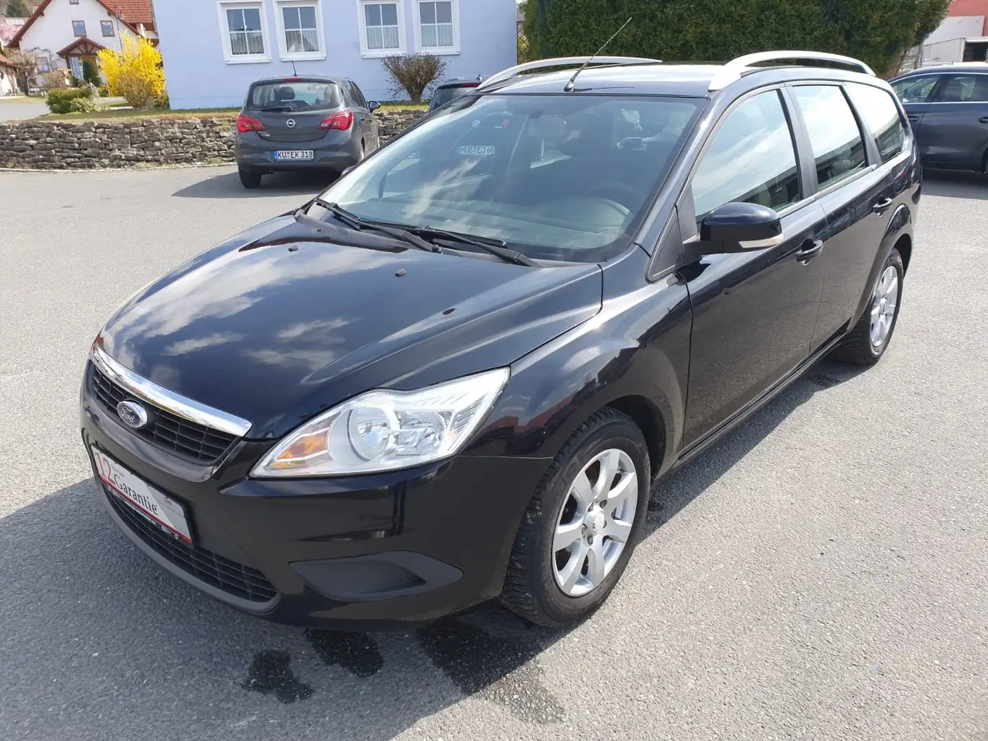 Ford Focus Style,Kombi,guter Zustand,Tüv 2/2027,8fach ber. Schwarz - 1