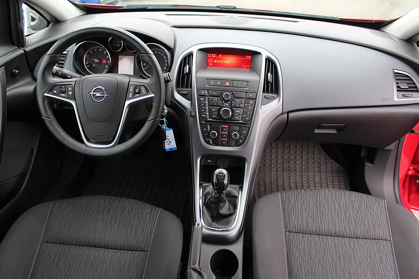 Opel Astra GTC 1,4 Turbo Ecotec Edition Start/Stop System Rot - 2