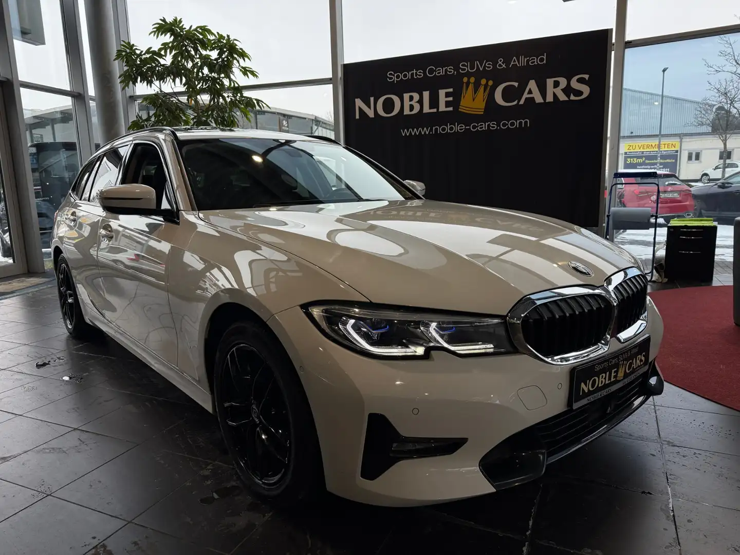 BMW 320 i Touring Sport Line PANO ACC LASER RFK Blanc - 1