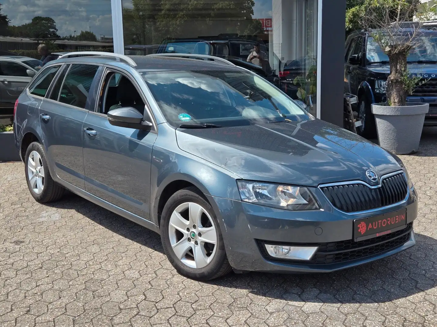 Skoda Octavia 2,0TDI Combi Ambition DSG 150PS Grau - 2