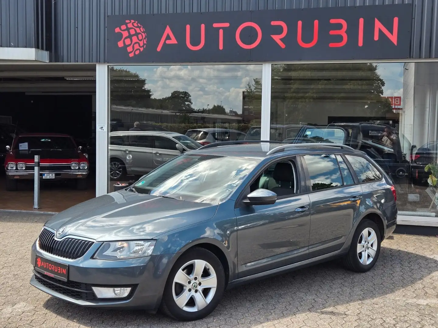 Skoda Octavia 2,0TDI Combi Ambition DSG 150PS Grau - 1