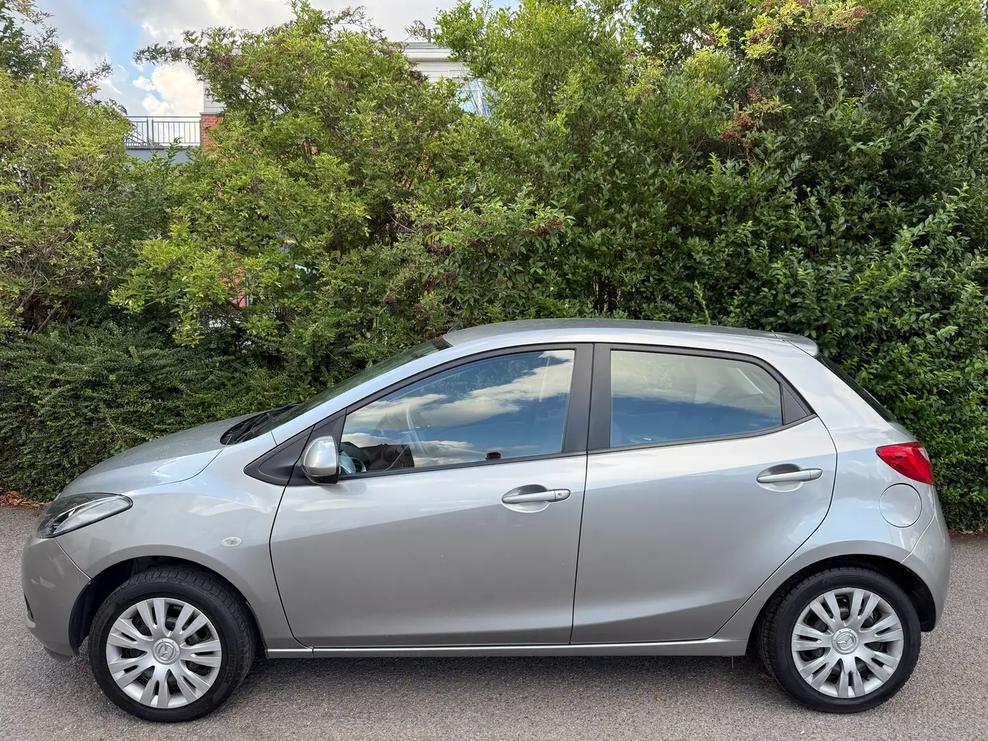 Mazda 2 2 1.4 CDVi+AIRCO+JANTES+EURO 4 Gris - 2