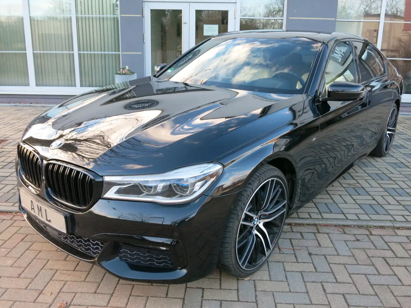 BMW 740 740 d xDrive M-Paket Harman-Kardon 360 Kamera DAB Schwarz - 1