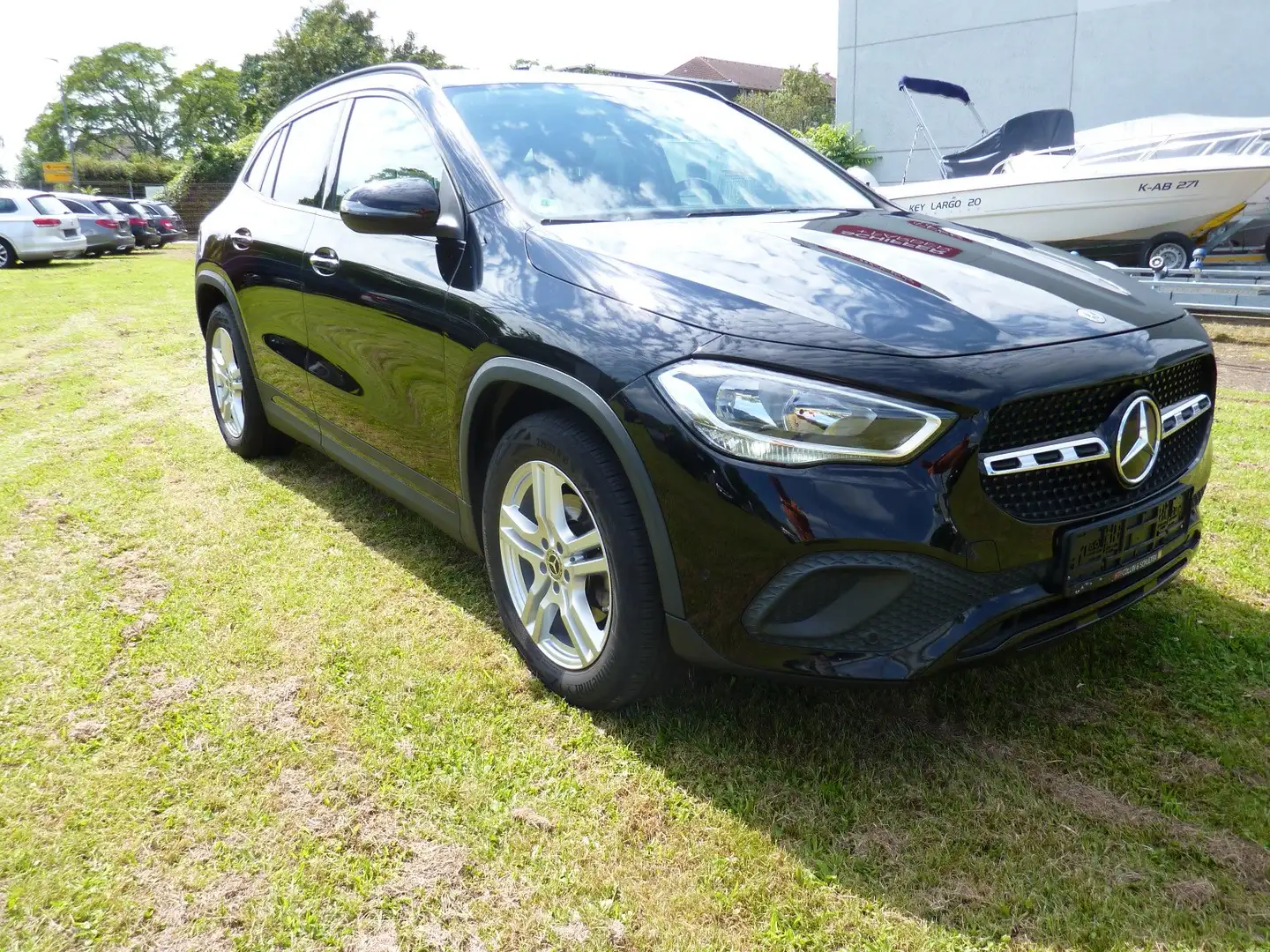 Mercedes-Benz GLA 200 GLA 200 d (247.712) Progressive, viele Extras... Noir - 2