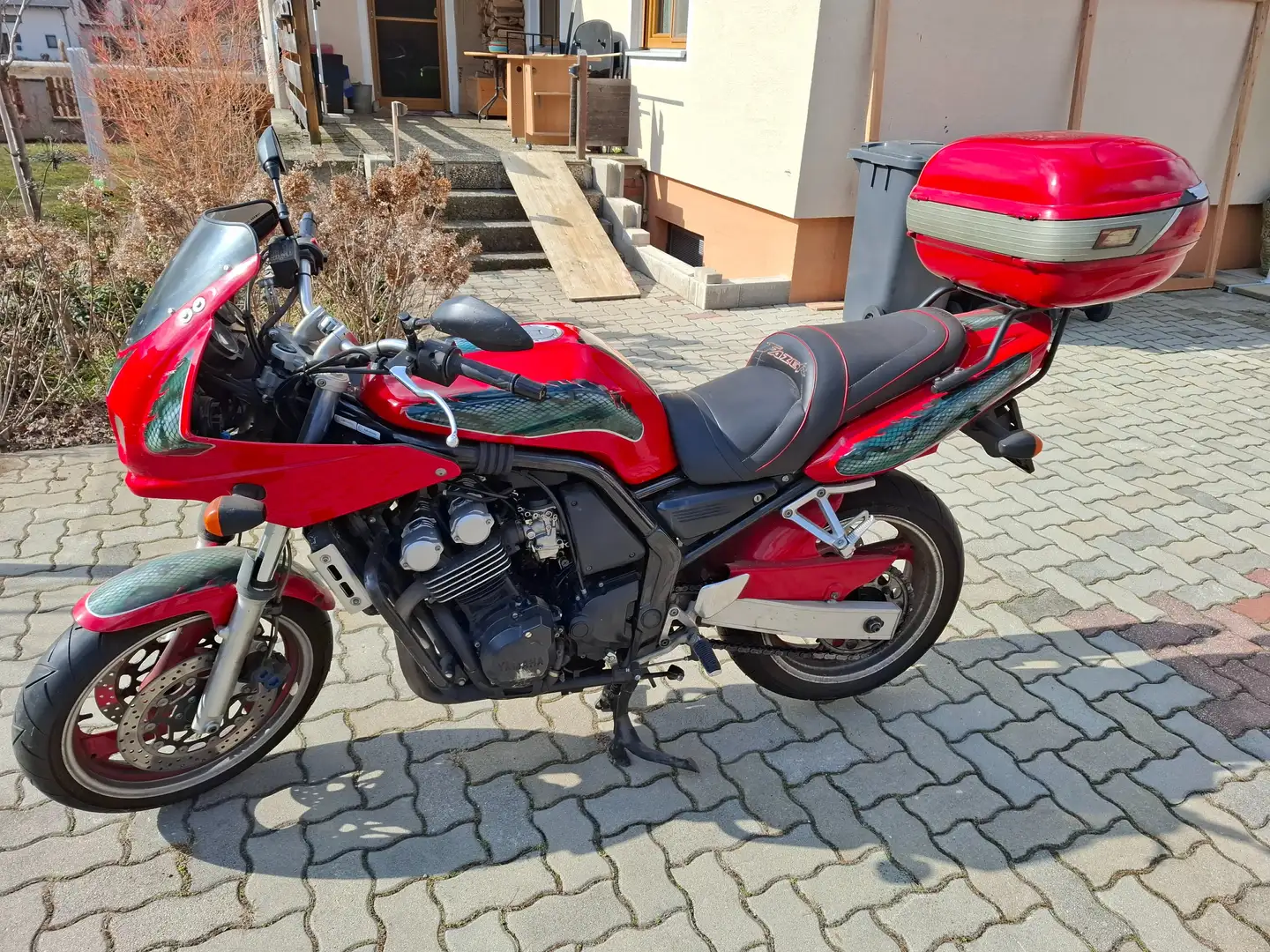 Yamaha FZR 600 Red - 2