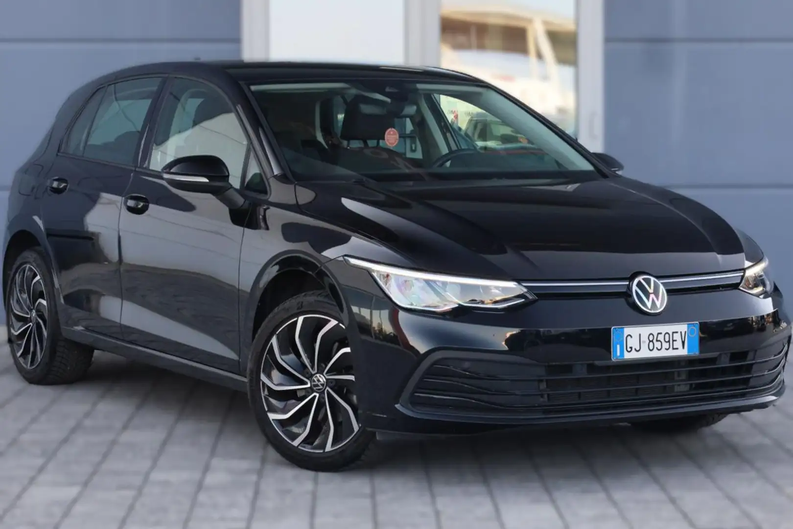 Volkswagen Golf 1.0 eTSI EVO DSG Life Noir - 1