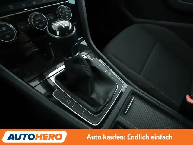 Volkswagen Golf view 23