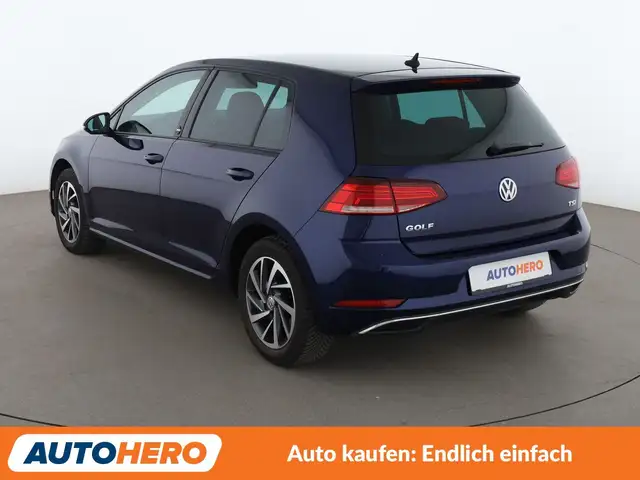 Volkswagen Golf view 4