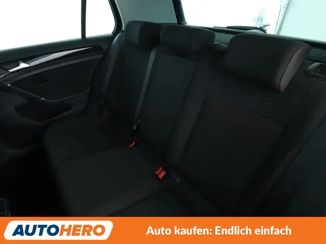 Volkswagen Golf view 14