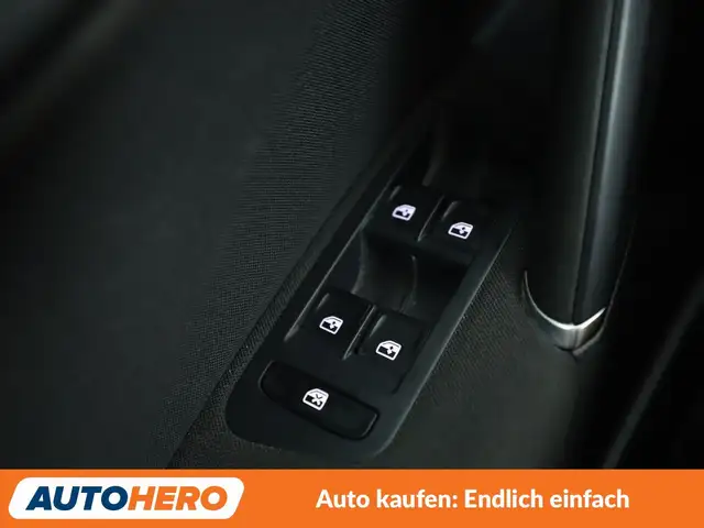 Volkswagen Golf view 24