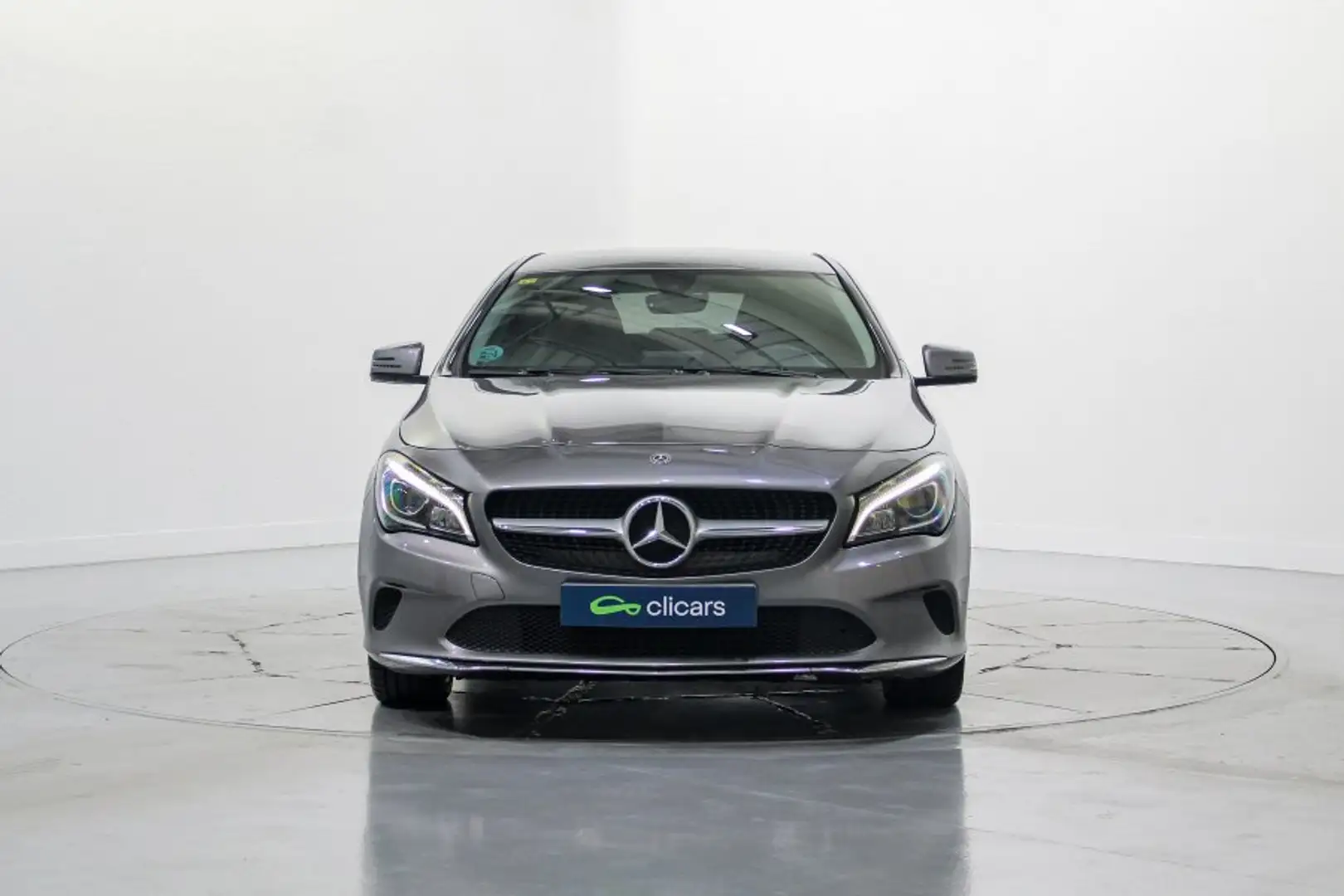 Mercedes-Benz CLA 180 Gris - 2