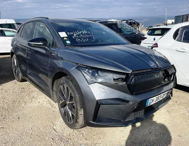 Skoda Enyaq 60 Electrique 180 Sportline / GH383