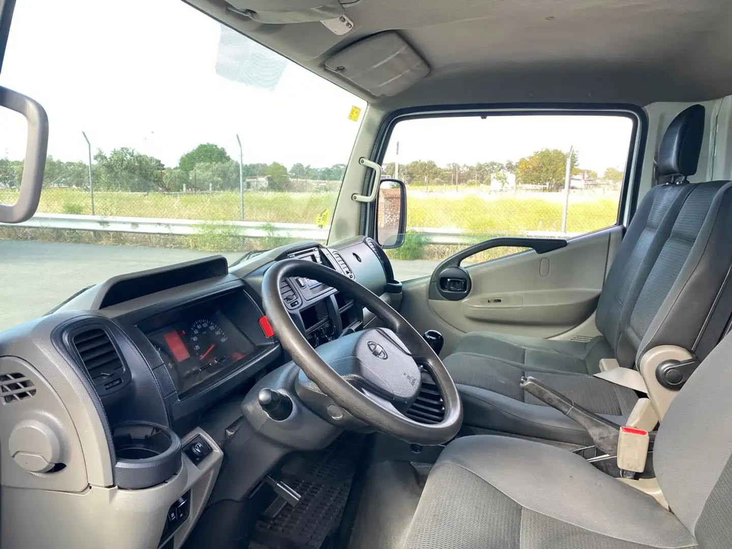 Nissan NT400 Cabstar 35.123 Comfort Cabina Abatible Larga Blanco - 2