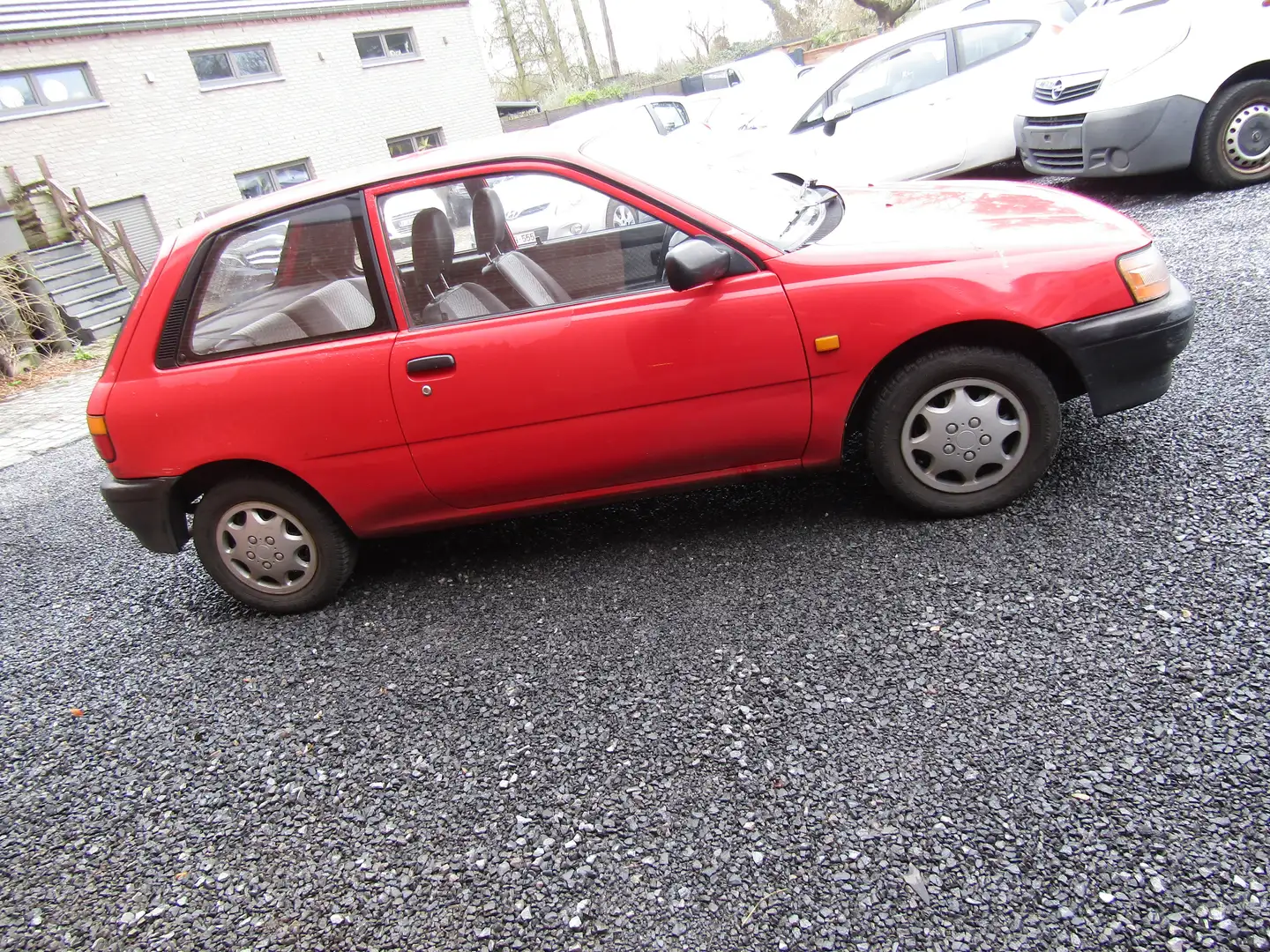 Toyota Starlet 1.0i (immatriculation ancêtre possible) 32 ans Rosso - 2