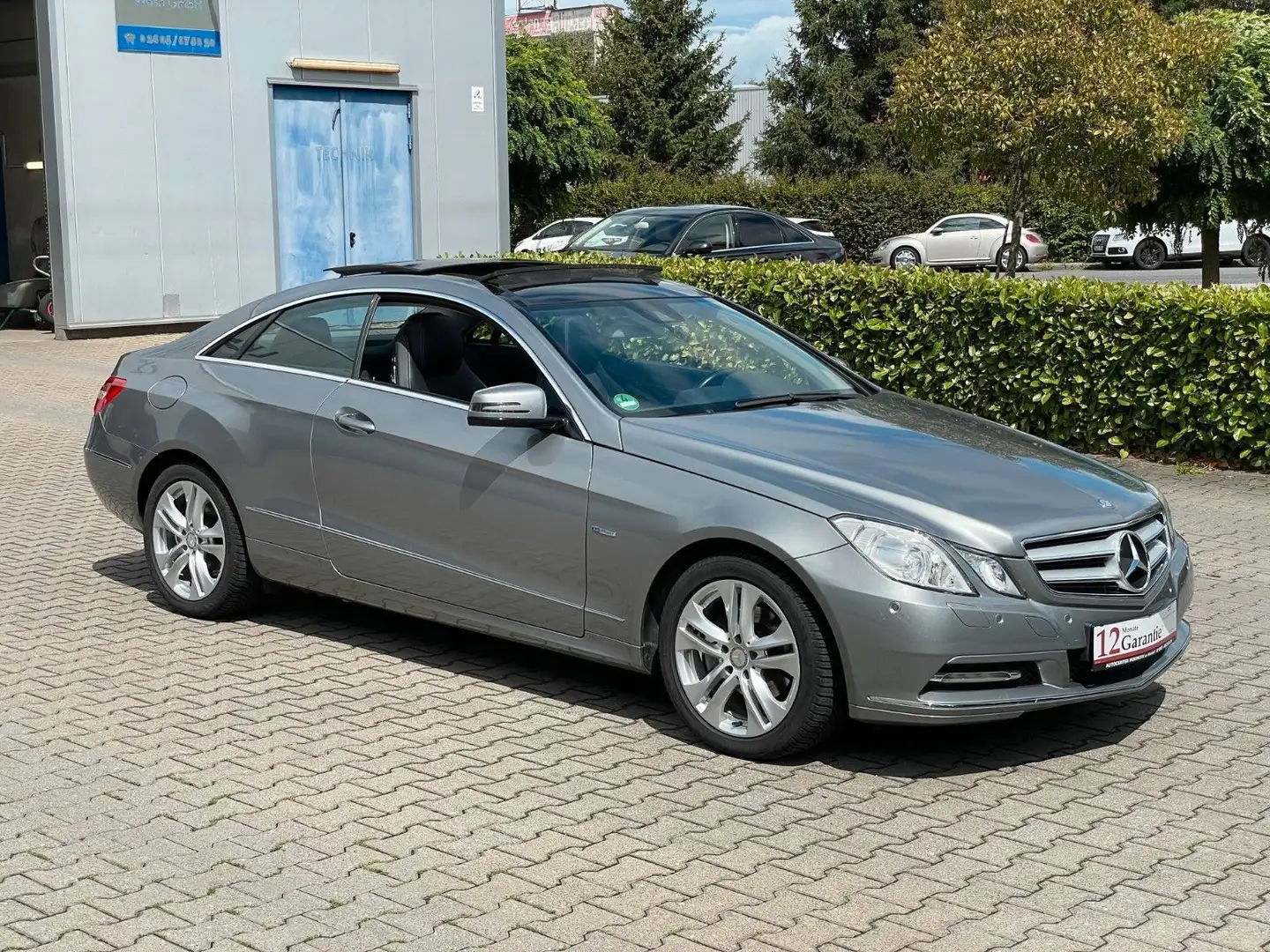 Mercedes-Benz E 250 CGI Coupe Garantie* Automatik* TÜV Neu* Argintiu - 1