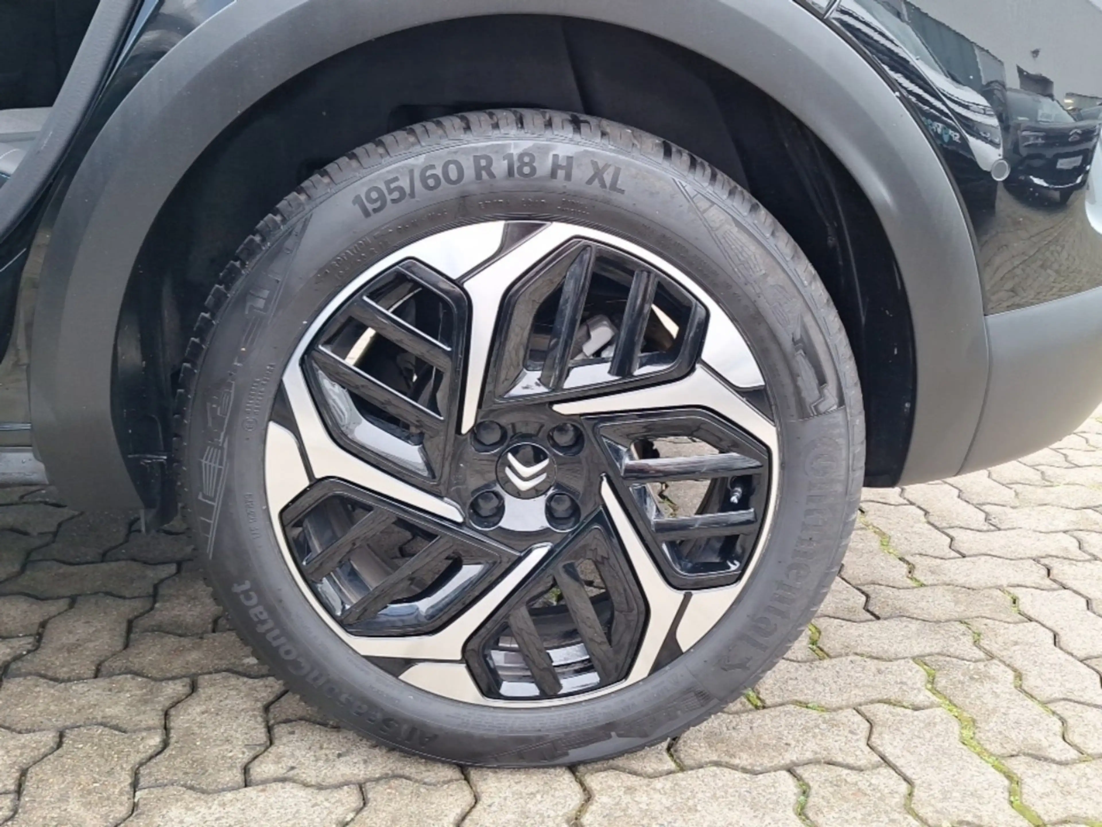 Citroen C4 Shine PT130 EAT 8 LED Navi Kältepaket Head Up Disp — photo 11
