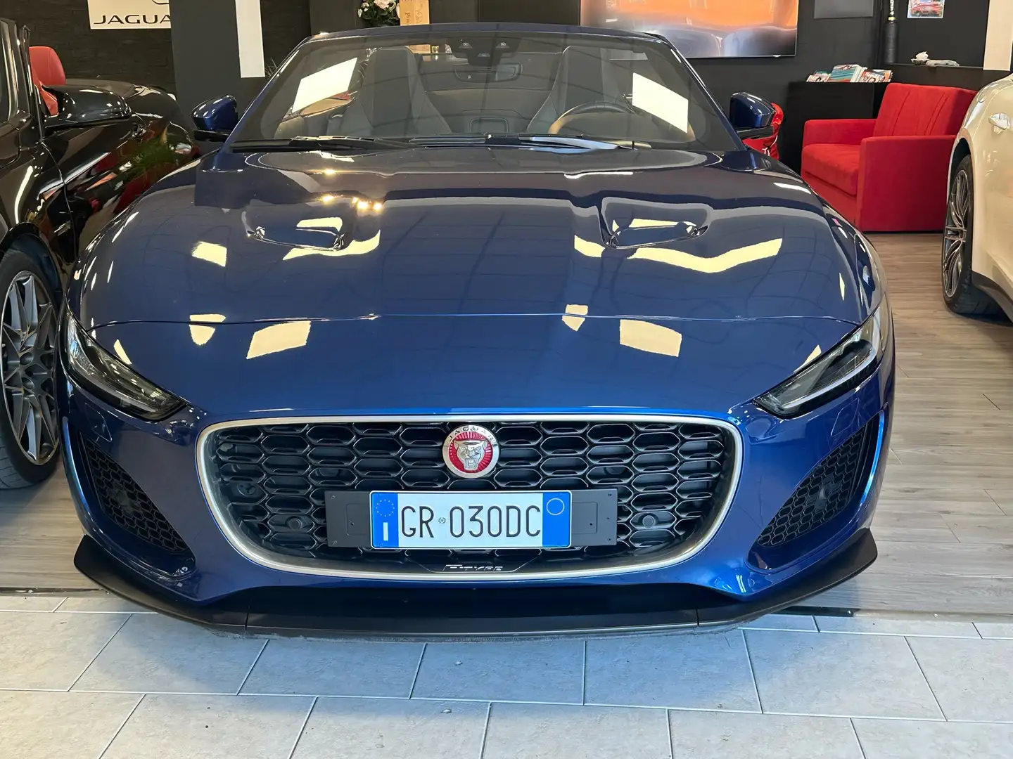 Jaguar F-Type Cabrio 2.0 i4 rwd 300cv auto Blau - 1