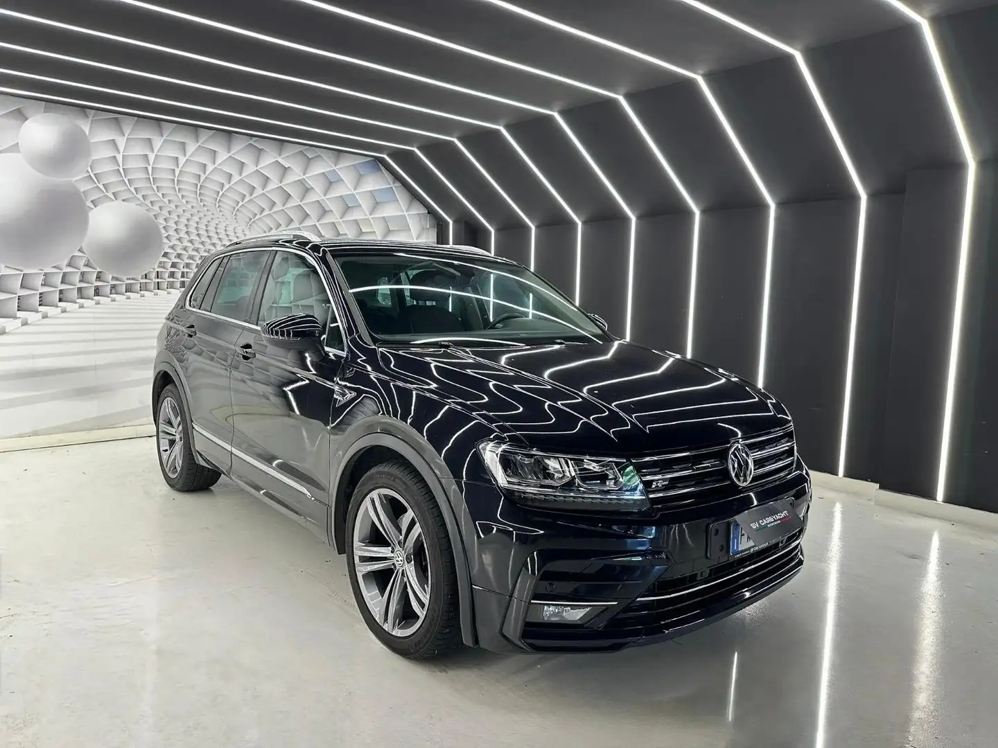 Volkswagen Tiguan R LINE-116CV-IPER FULL-24 MESI GARANZIA-PERMUTE Nero - 2