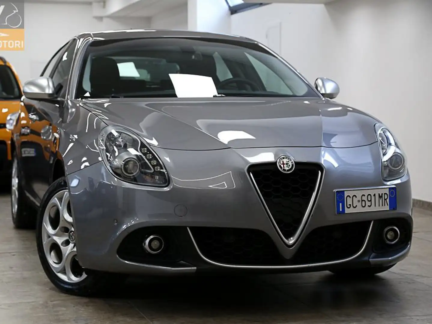 Alfa Romeo Giulietta Giulietta 1.6 jtdm Ti 120cv Gris - 1