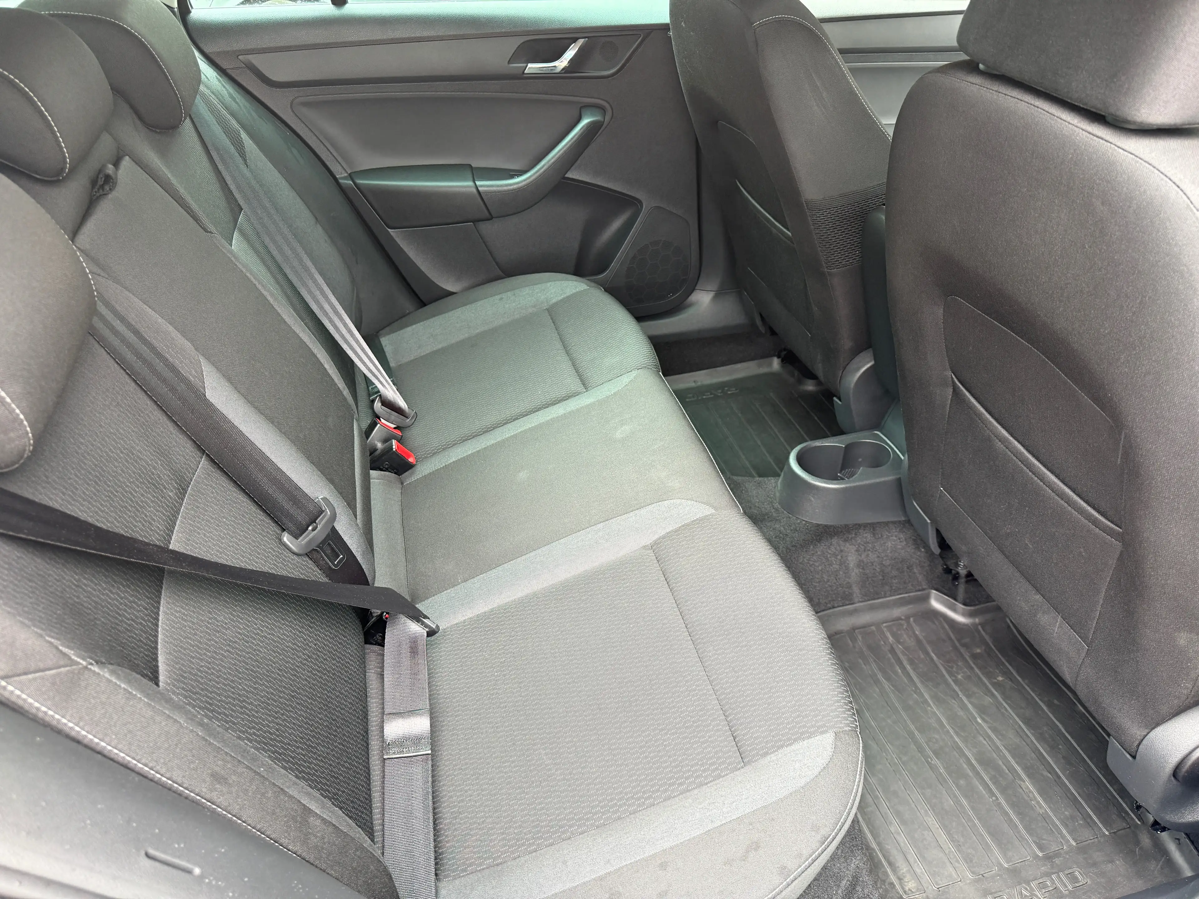 Skoda Rapid/Spaceback 1.4 TSI DSG Drive *nur 71 TKM*Automatik*Klimaautomatik*SHZ*Tempomat* — photo 11