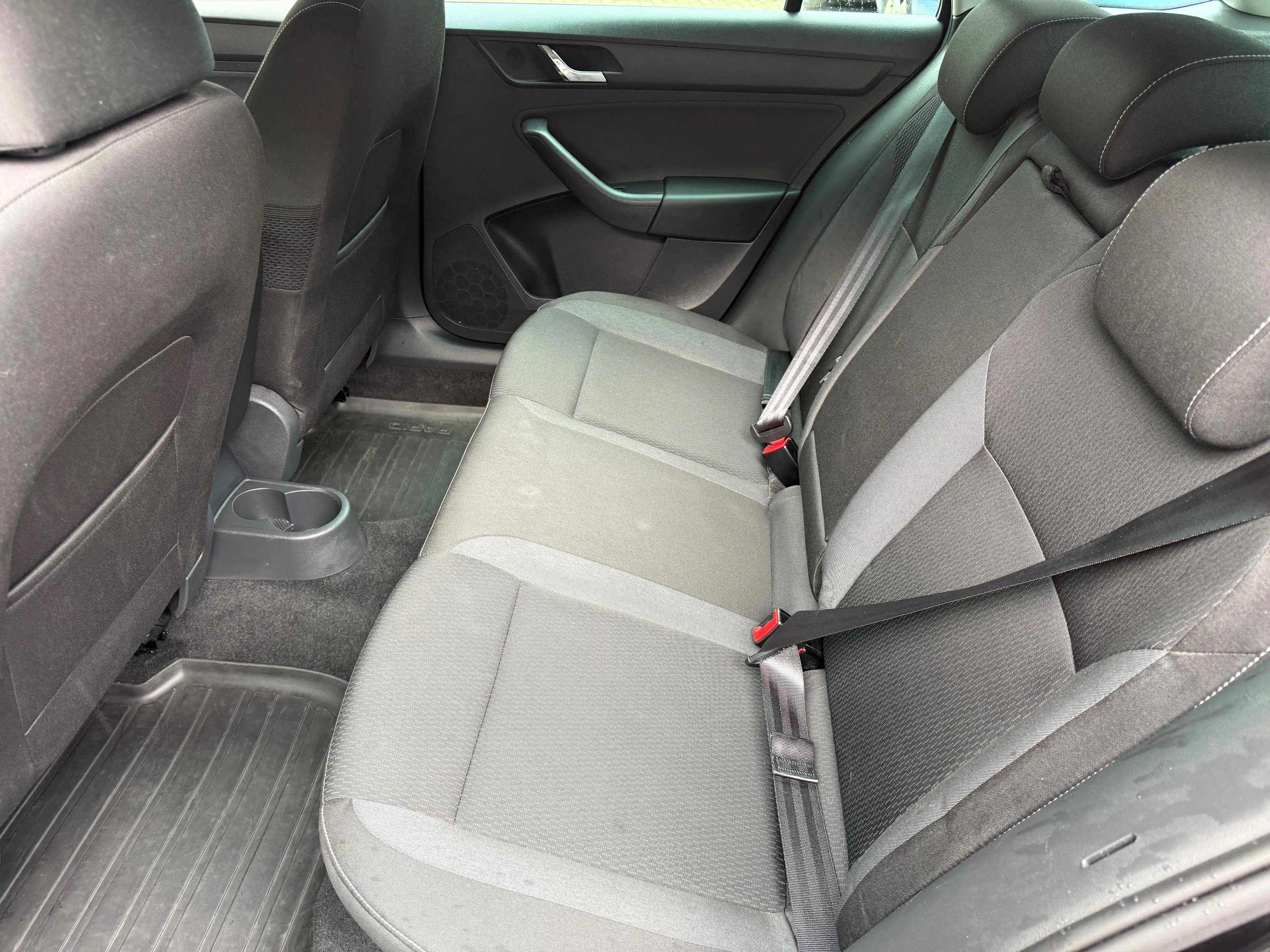 Skoda Rapid/Spaceback 1.4 TSI DSG Drive *nur 71 TKM*Automatik*Klimaautomatik*SHZ*Tempomat* — photo 12