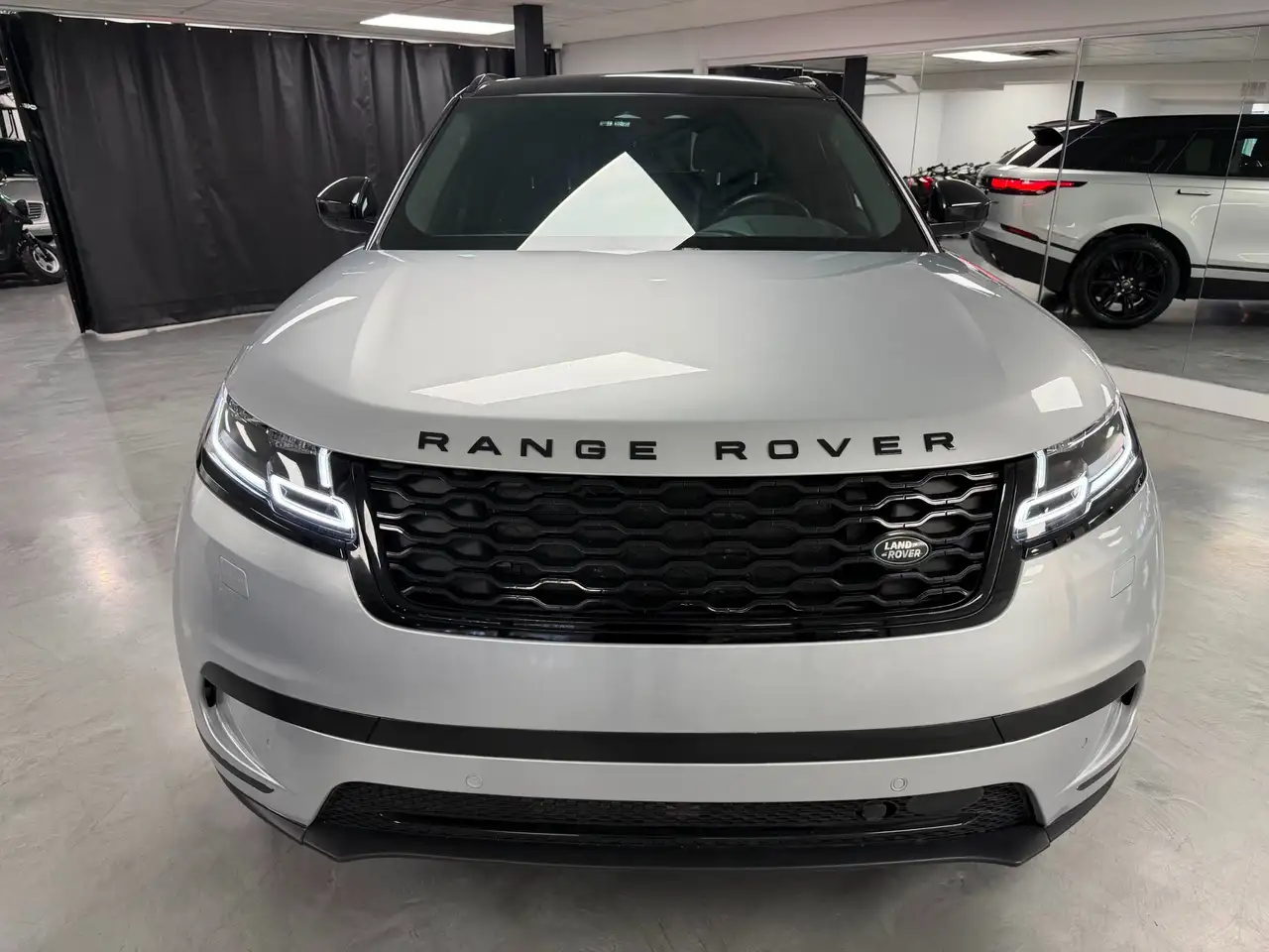 Land Rover Range Rover Velar снимка Land Rover Range Rover Velar