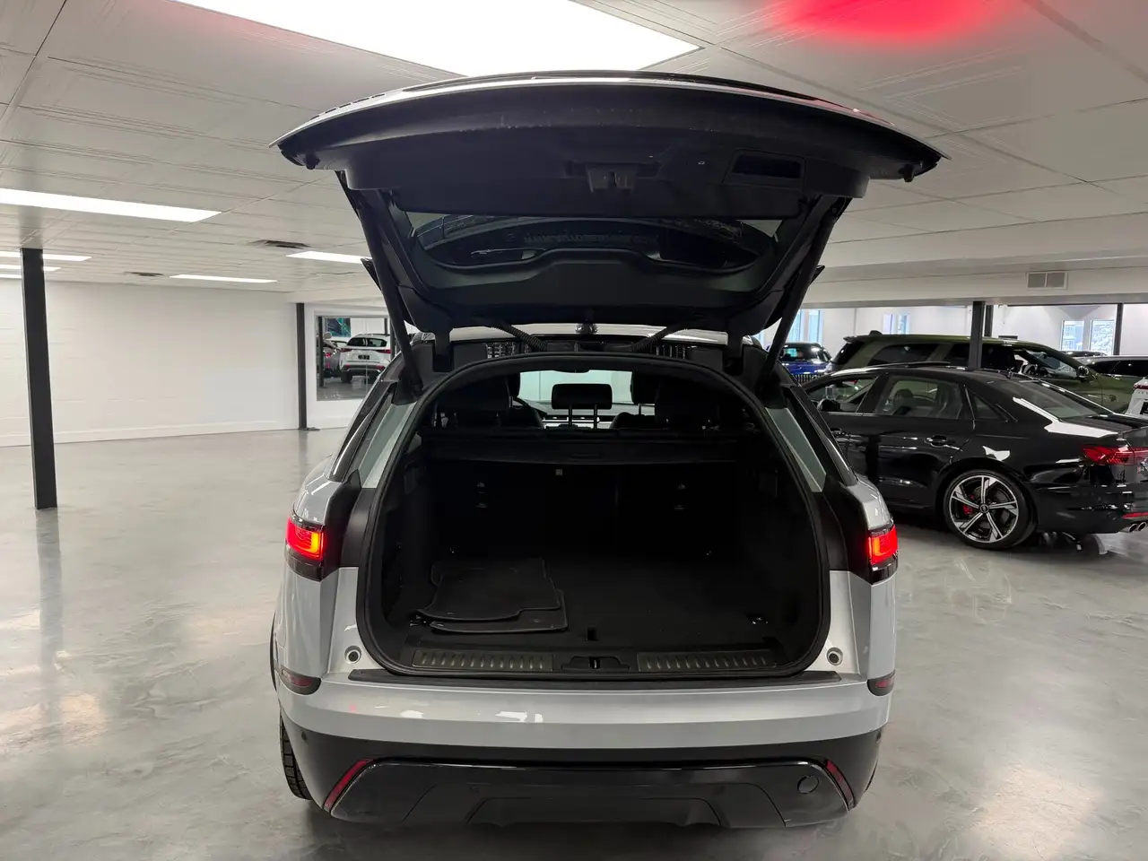 Land Rover Range Rover Velar снимка Land Rover Range Rover Velar