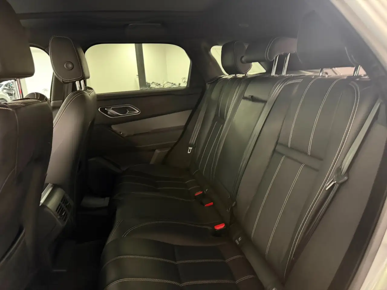 Land Rover Range Rover Velar снимка Land Rover Range Rover Velar