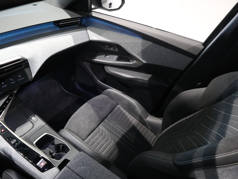 Peugeot 5008 e-5008 GT Avantage 73 kWh 7p | Panaromadak | Elekt — photo 9