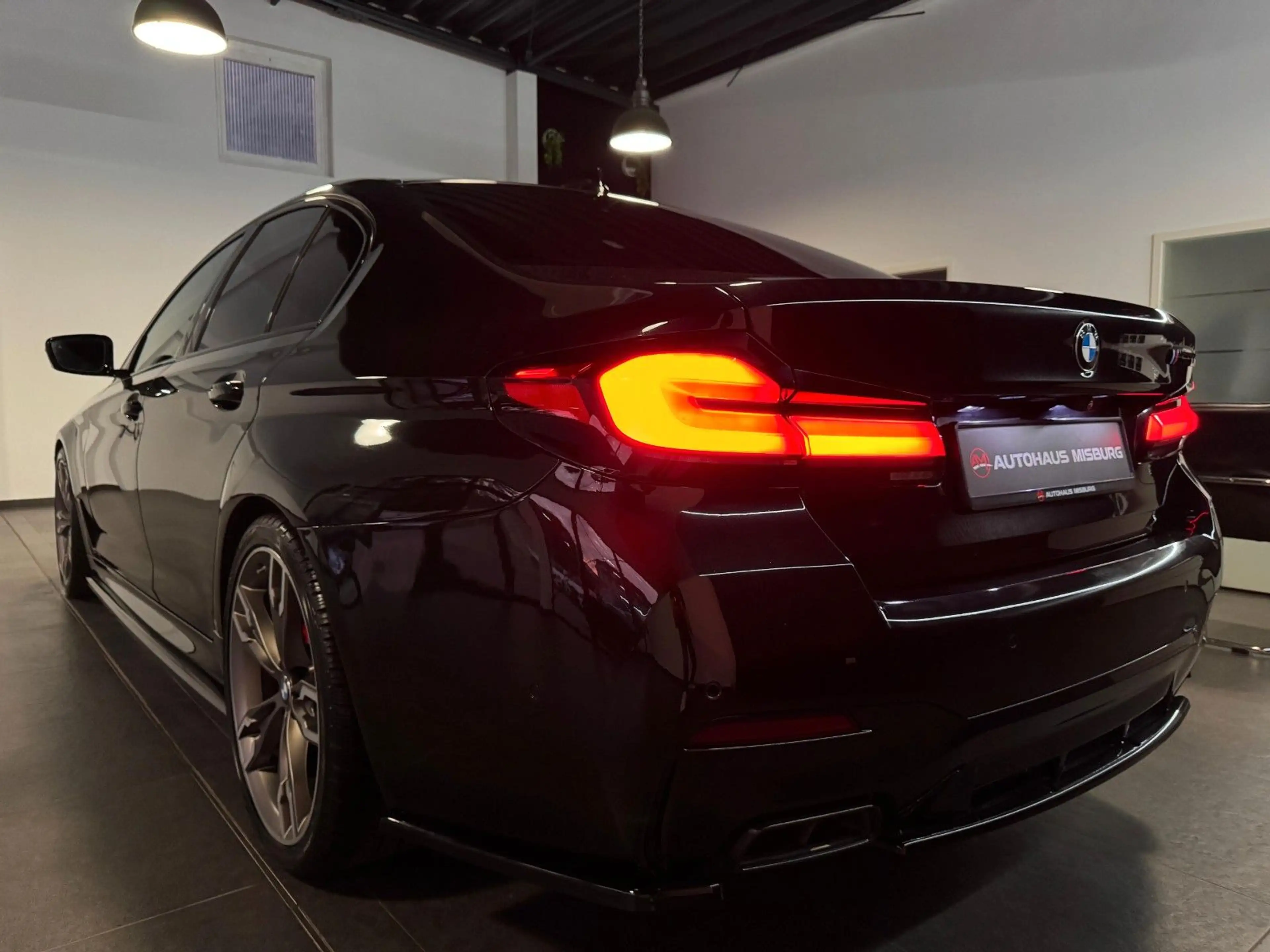 BMW 550 i xDrive Lim./Stand-Hz+Schiebedach+Head-Up — photo 7