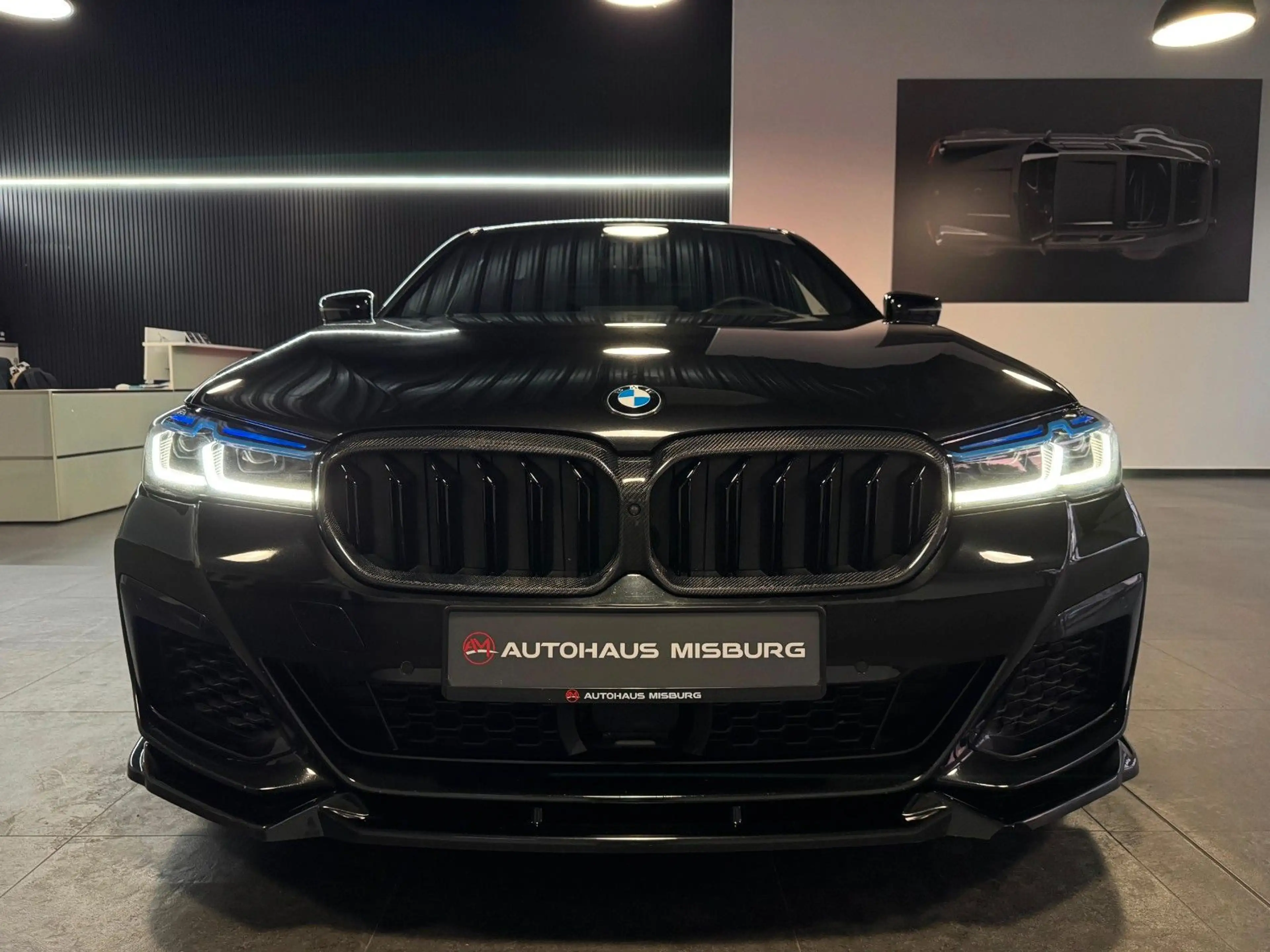 BMW 550 i xDrive Lim./Stand-Hz+Schiebedach+Head-Up — photo 2