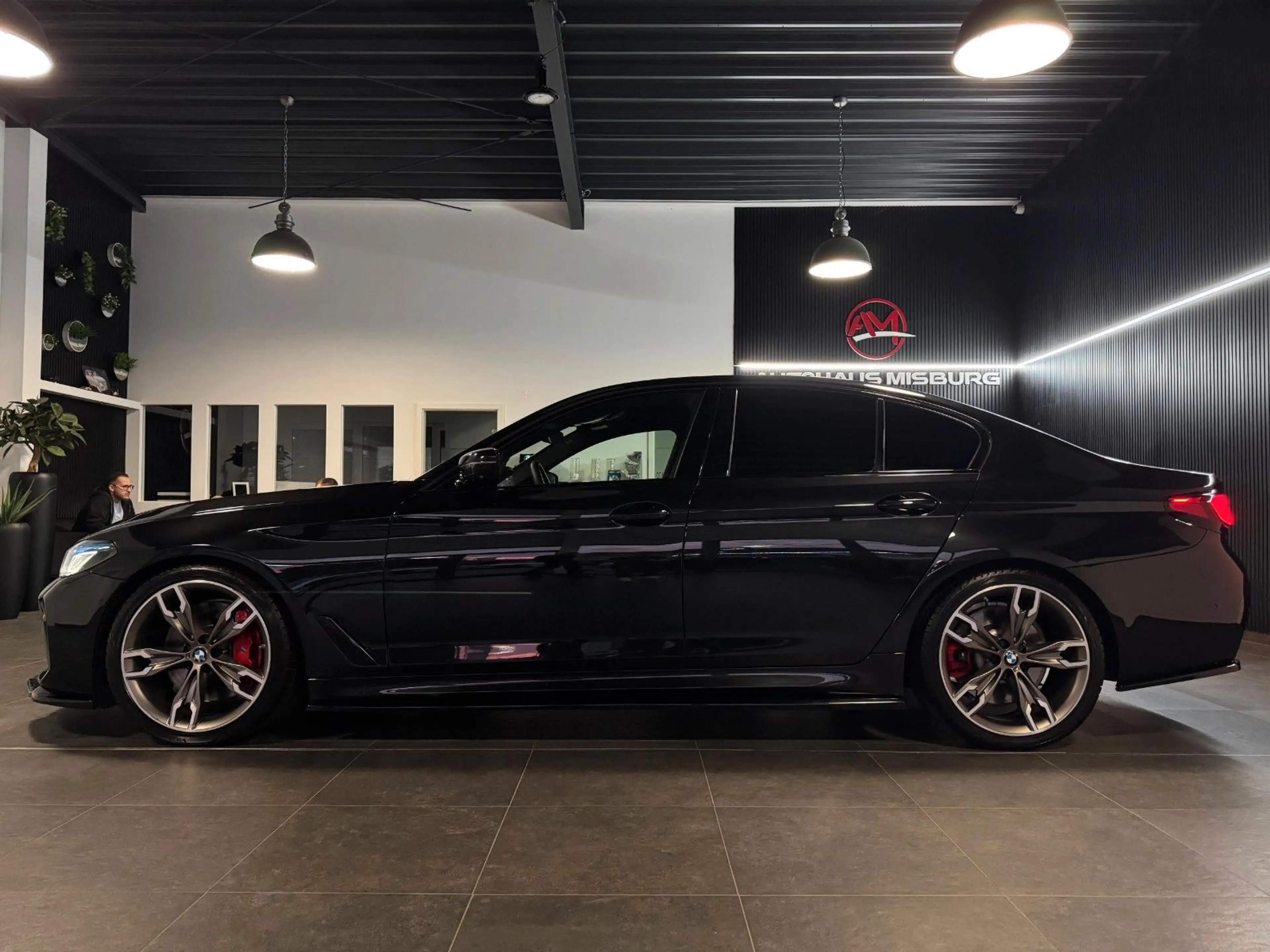 BMW 550 i xDrive Lim./Stand-Hz+Schiebedach+Head-Up — photo 8