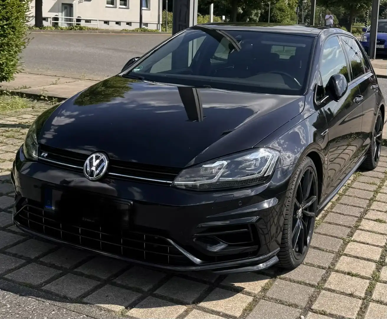 Volkswagen Golf R Schwarz - 2