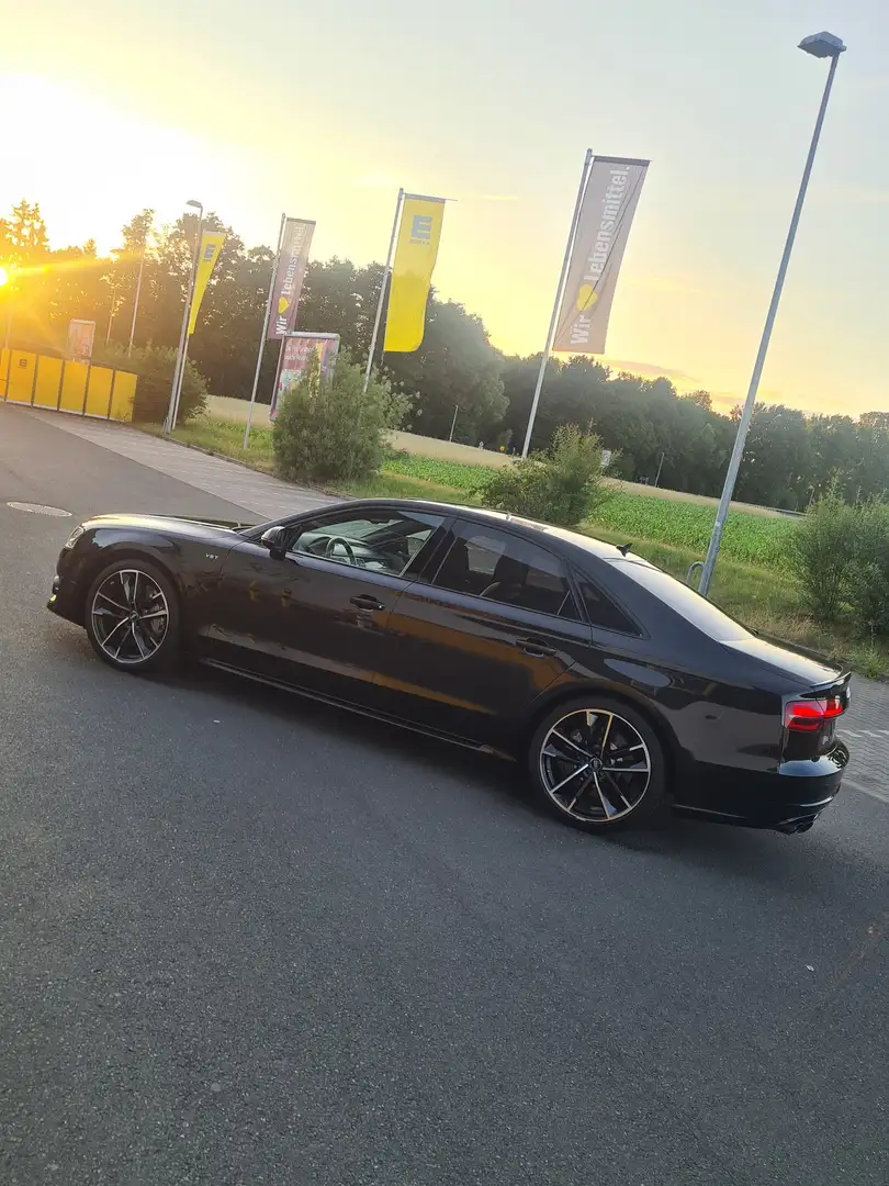 Audi S8 plus Schwarz - 1