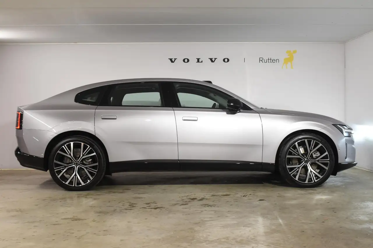 Volvo ES90 2026