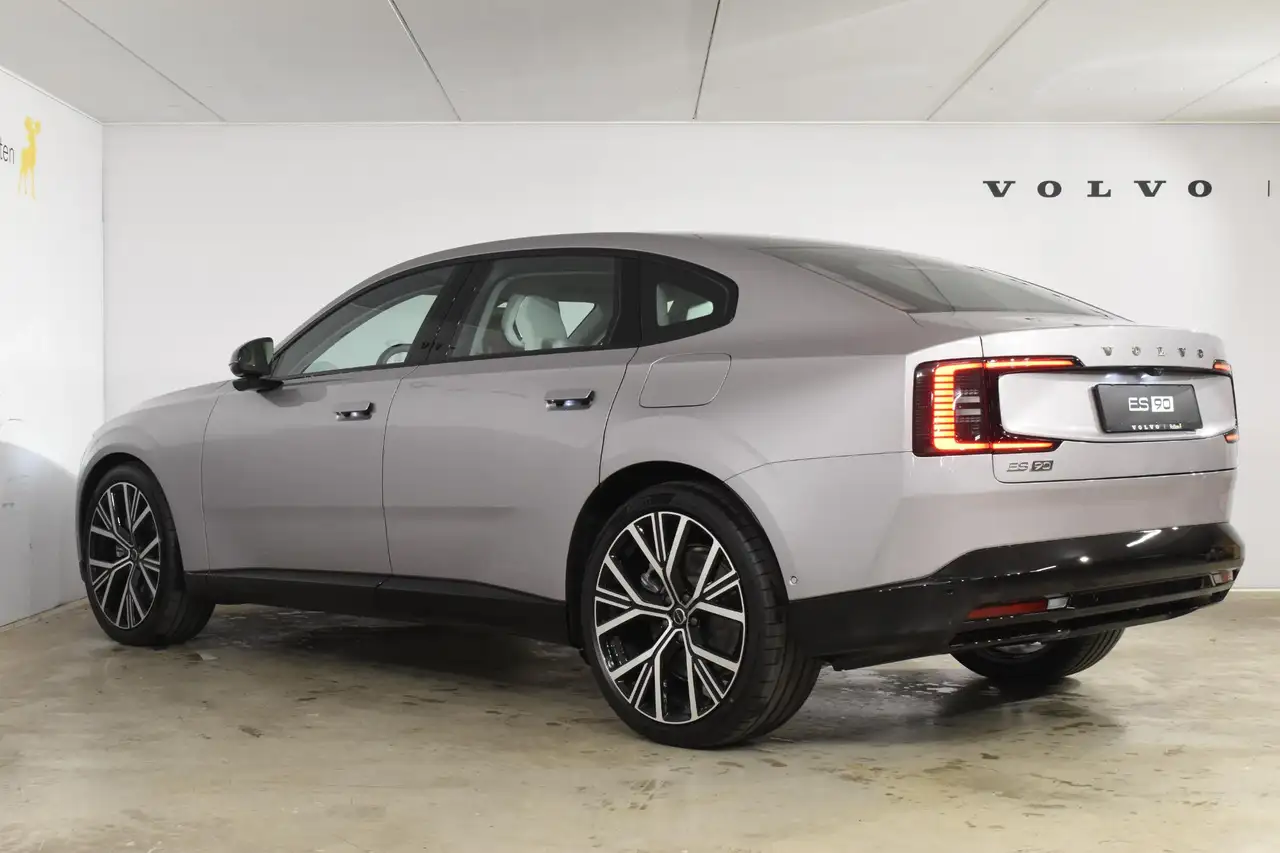 Volvo ES90 2026