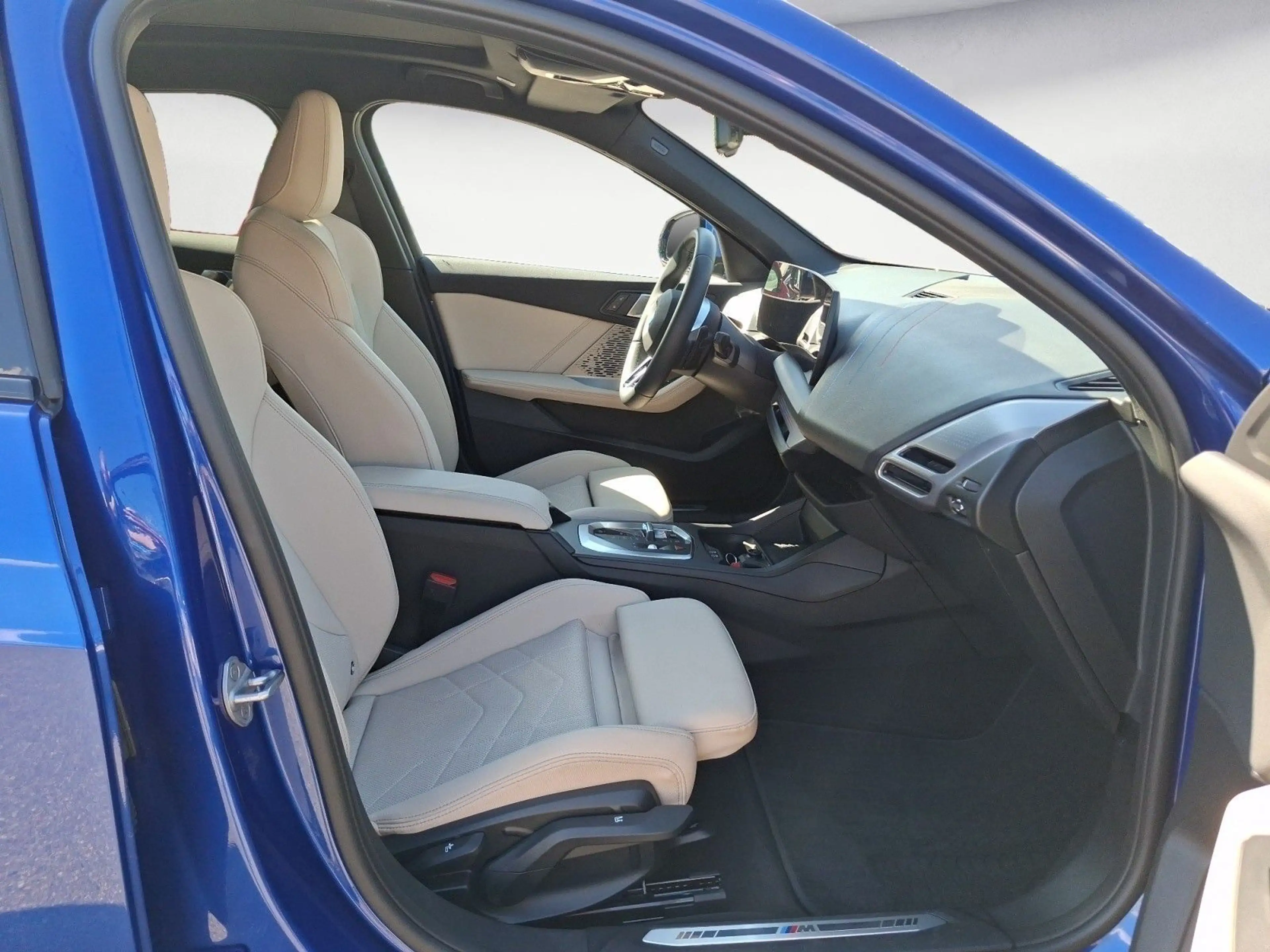 BMW 120 i M-Sport *Premium Paket*Kamera*Panorama*LED* — photo 15