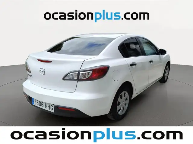 Mazda Mazda3 view 4